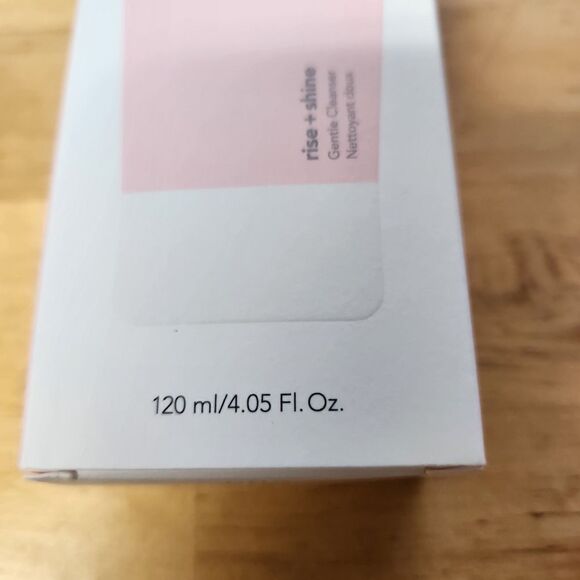 Saturday Skin Apple + Peach Rise and Shine Gentle Cleanser 4.05 fl.oz - Picture 3 of 6